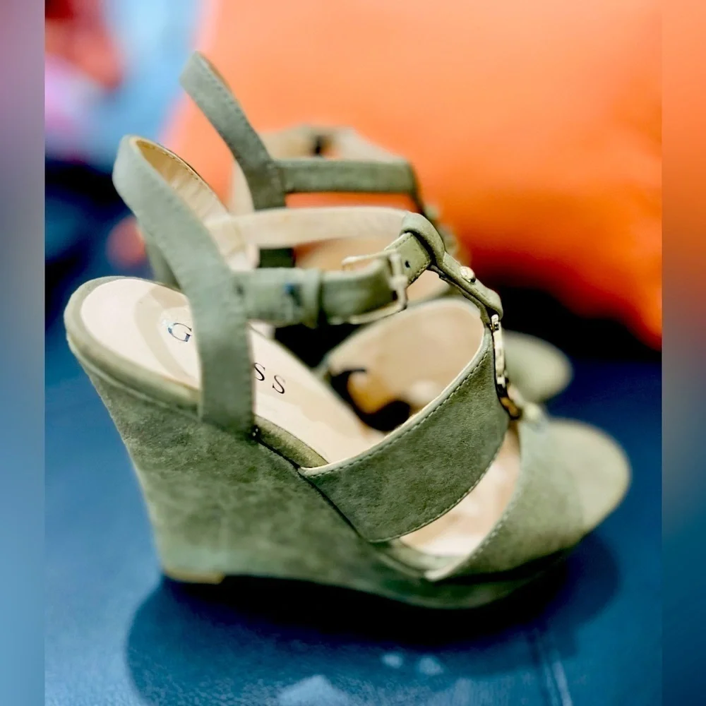 GUESS Womens Olive Green Tall Wedge Suede Espadrilles - Size 61/2 like new